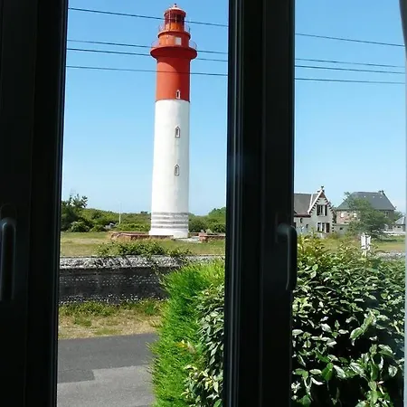 Mathieu, Vue Sur Le Phare De Brighton Les Pins A Sur Дом отдыха *