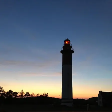Mathieu, Vue Sur Le Phare De Brighton Les Pins A Sur Кайё-сюр-Мер